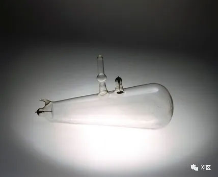当立 球管，1896年（图片源自网络）